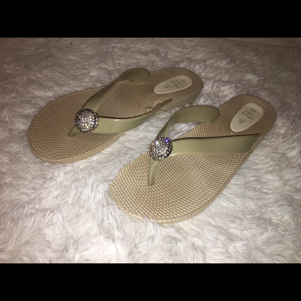 Amanda Blu women’s sandals size 11 tan wheat new